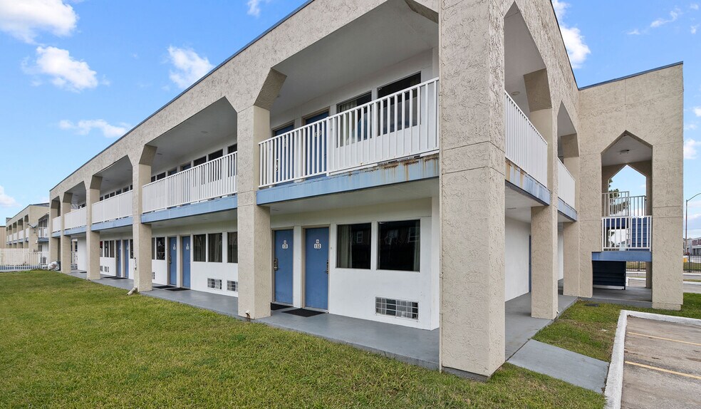 More Photos Of 15725 Bammel Village Dr, Houston Hotel For Sale