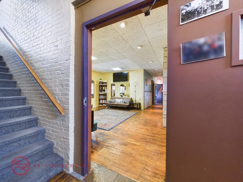 More Photos Of 10 Gatehouse Rd, Holyoke Office For Sale