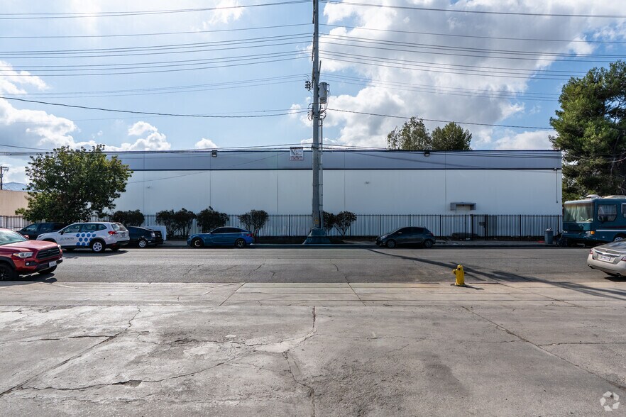 More Photos Of 10941 La Tuna Cyn, Sun Valley Light Manufacturing For Sale