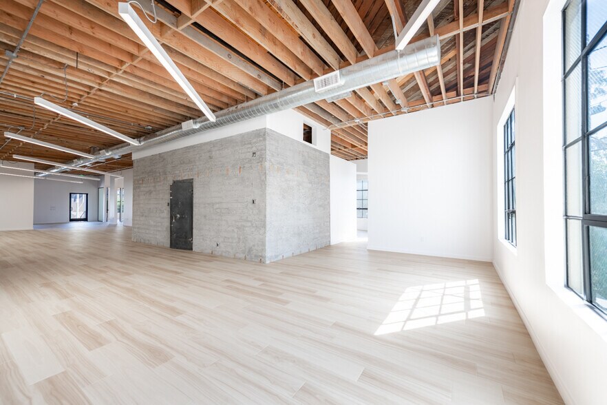 More Photos Of 5556 W Washington Blvd, Los Angeles Loft Creative Space For Lease