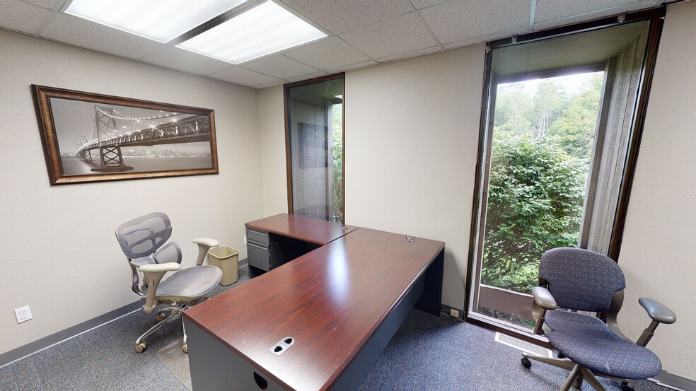 More Photos Of 860 Boardman Canfield Rd, Youngstown Office For Sale