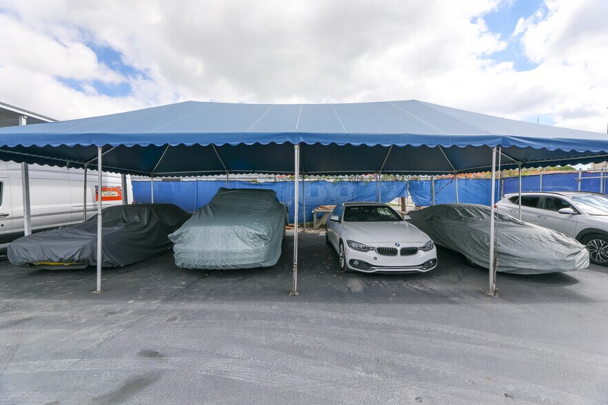 More Photos Of 2409 SW 59th Ter, West Park Auto Dealership For Sale