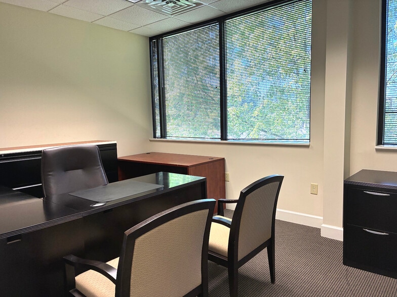 More Photos Of 2385 Satellite Blvd, Duluth Office Residential For Lease