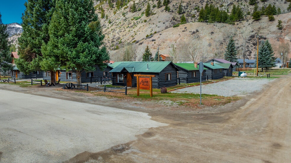 More Photos Of 631 N Silver St, Lake City Hotel For Sale
