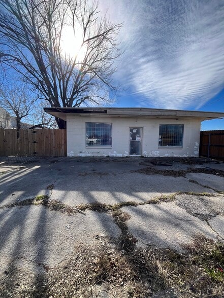 Primary Photo Of 3354 Mansfield Hwy, Forest Hill General Retail For Sale