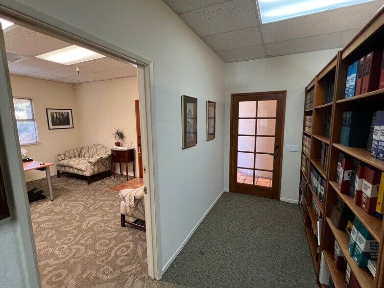 More Photos Of 26385 Carmel Rancho Blvd, Carmel Office For Lease