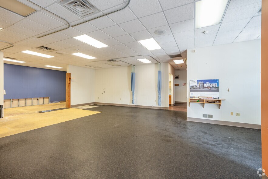 More Photos Of 30 Benefit St, Warwick Medical For Lease