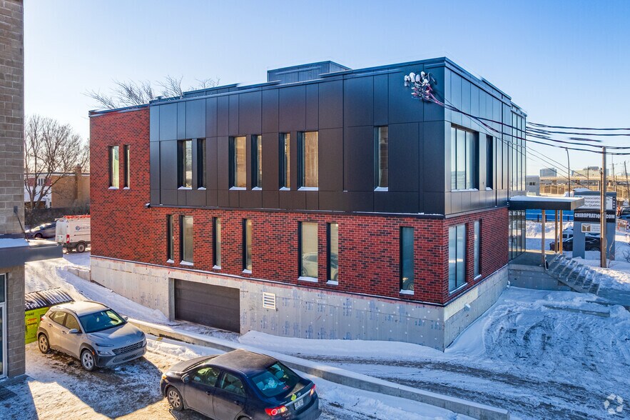 Primary Photo Of 7980 Boul Métropolitain E, Anjou Loft Creative Space For Lease
