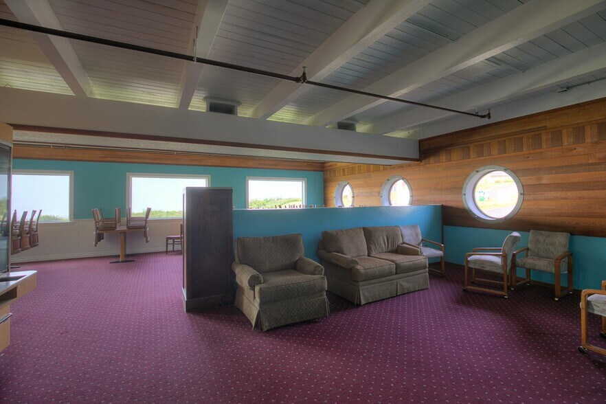 More Photos Of 61 Main St, Pacific Beach Restaurant For Sale