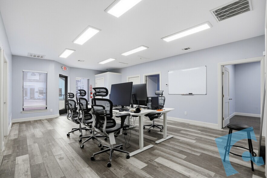 More Photos Of , Lewisville Office For Sale