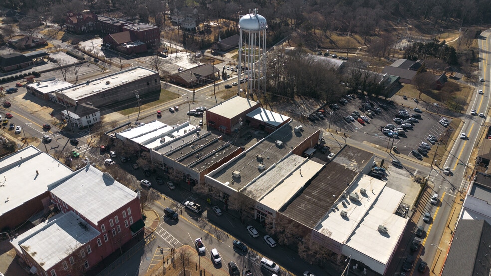 More Photos Of 116 S Broad St, Monroe Restaurant For Lease