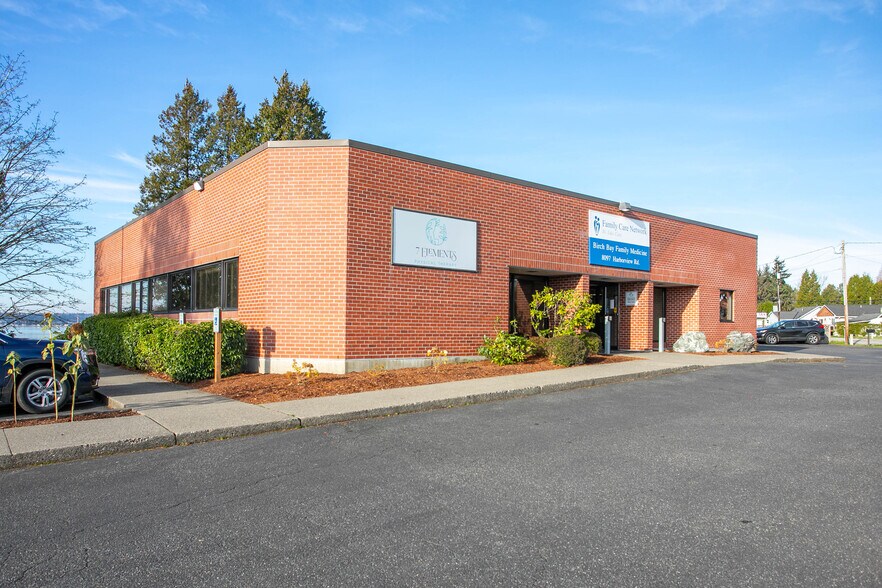 More Photos Of 8097 Harborview Rd, Blaine Office For Lease