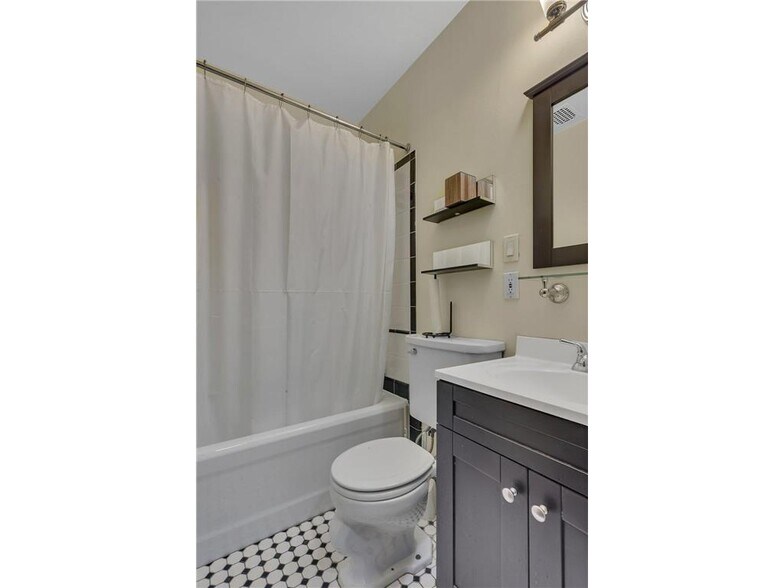 More Photos Of 437 33rd Ave N, Saint Cloud Office For Sale