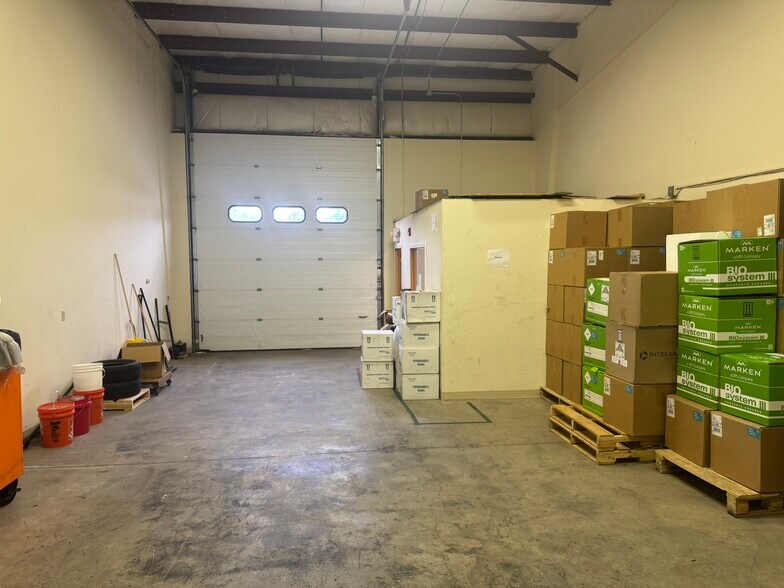 More Photos Of 200 Old County Cir, Windsor Locks Warehouse For Lease