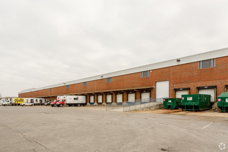 More Photos Of 2981-2993 Sidco Dr, Nashville Warehouse For Lease
