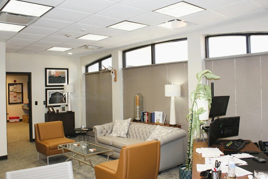 More Photos Of 601 Crescent Blvd, Madison Office For Lease