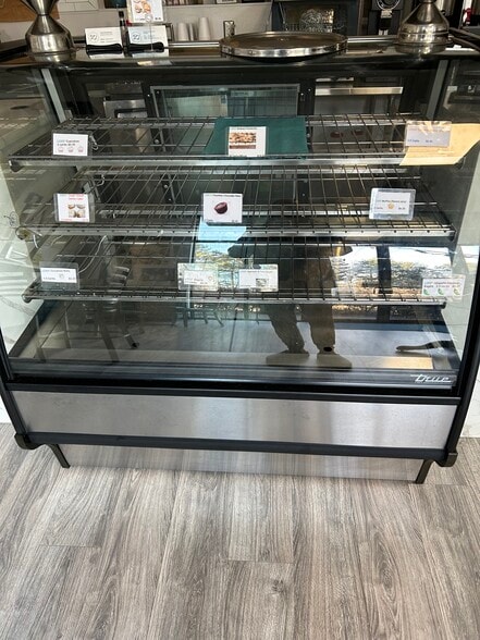 More Photos Of 901 Abernathy Rd, Sandy Springs Apartments For Sale