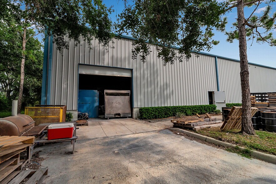 More Photos Of 2005 60th Pl E, Bradenton Industrial For Sale