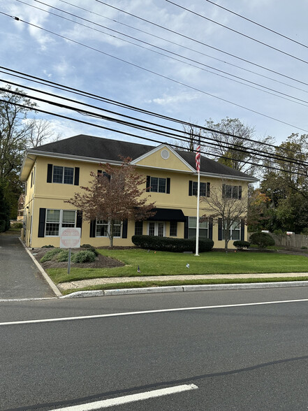 Primary Photo Of 1008 State Route 35, Middletown Office For Sale