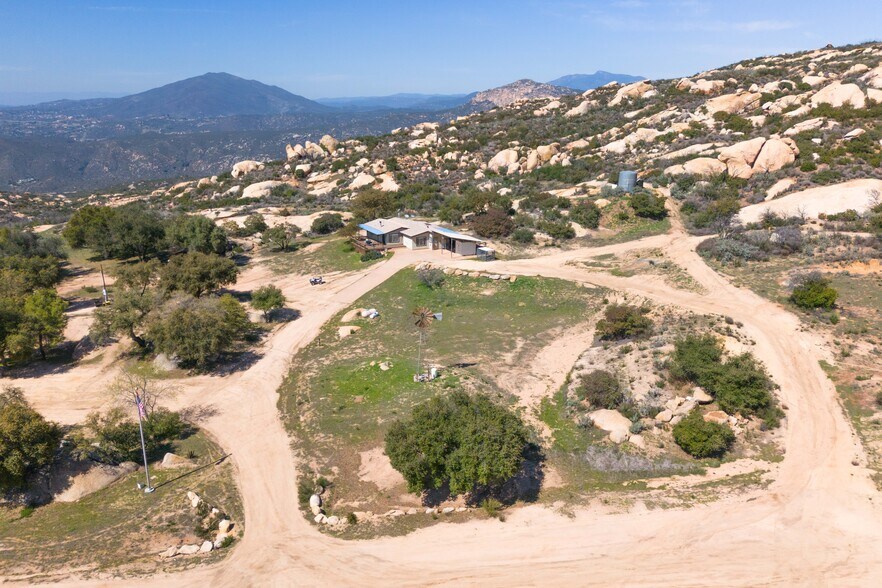 More Photos Of 19191 High Glen Rd, Alpine Specialty For Sale