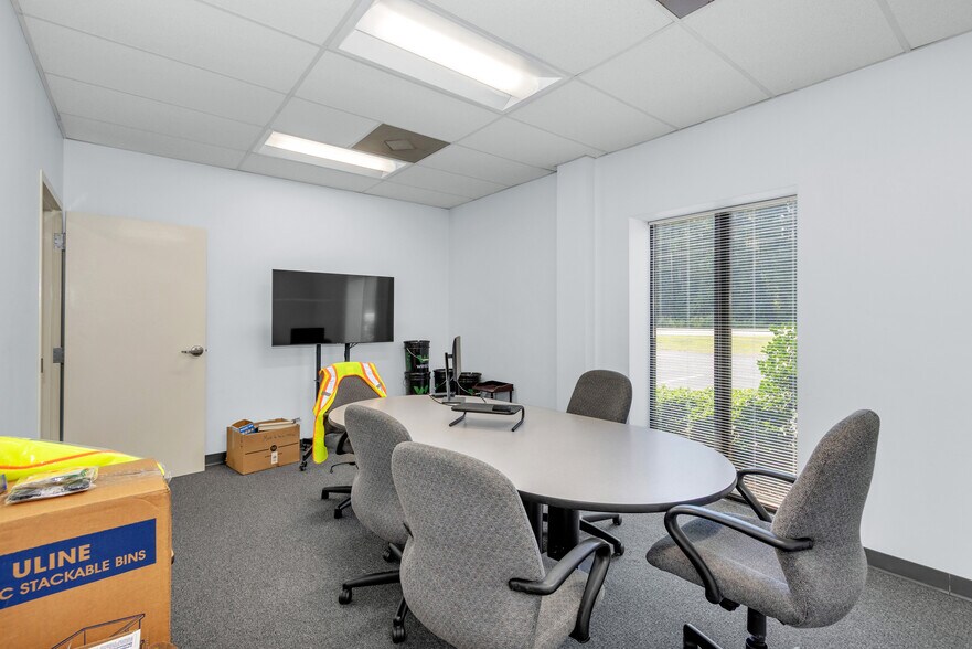 More Photos Of 1703 Marvin Griffin Rd, Augusta Light Distribution For Lease