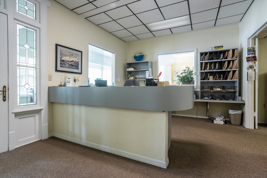 More Photos Of 1013 SW 2nd Ave, Gainesville Office For Sale