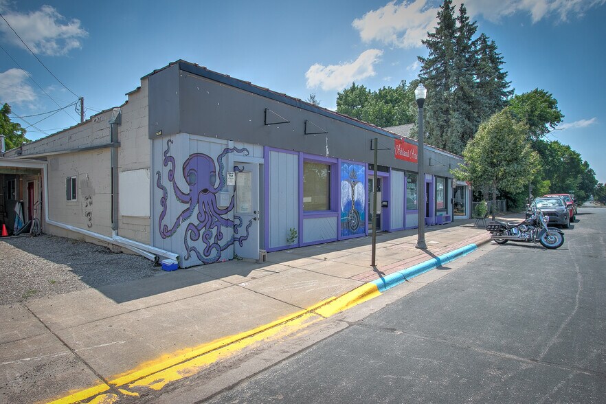 Primary Photo Of 220 Ashland St S, Cambridge Storefront Retail Office For Lease