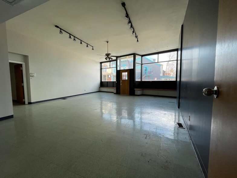 More Photos Of 203-205 W Pike St, Covington Storefront Retail Residential For Lease