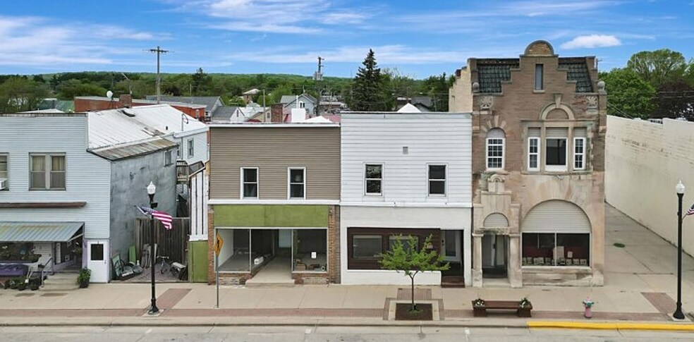 More Photos Of 114 E Main St, Weyauwega Storefront Retail Residential For Sale