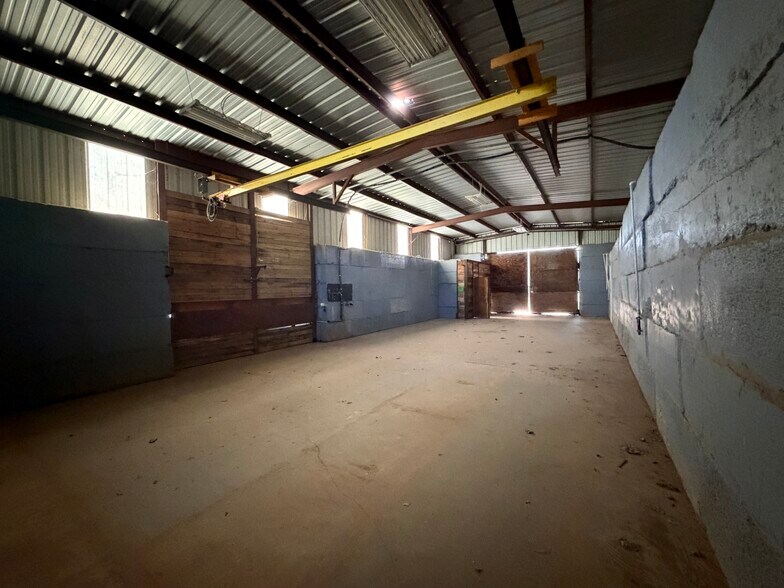 More Photos Of 105 Sunset Acres Ct, Granbury Industrial For Lease