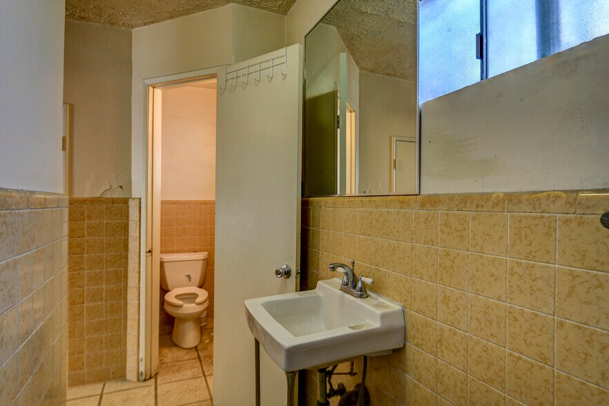 More Photos Of 7051-7053 3rd Ave, Los Angeles Storefront Retail Residential For Sale