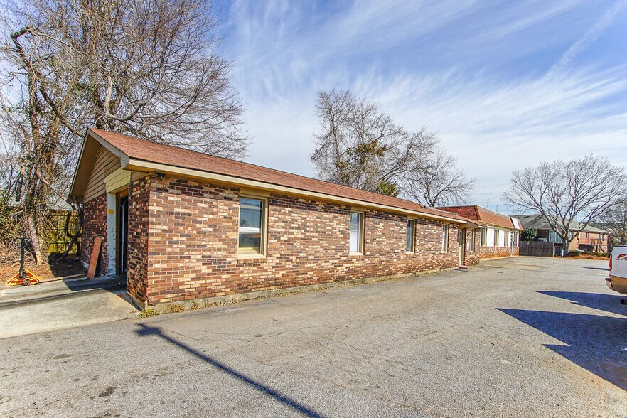 More Photos Of 2362 W Broad St, Athens Freestanding For Sale