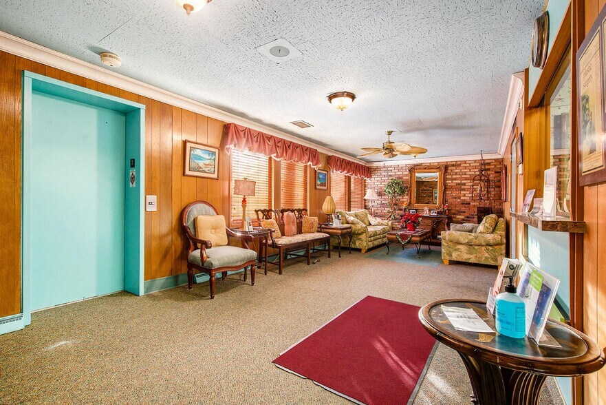 More Photos Of 1514 4th St, Jackson Healthcare For Sale