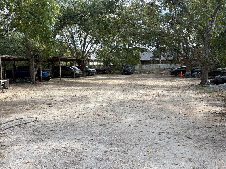 More Photos Of 1636 Crestdale Dr, Houston Land For Sale