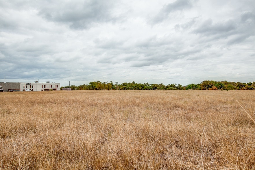 More Photos Of 6711 Grady Niblo Rd, Dallas Land For Sale