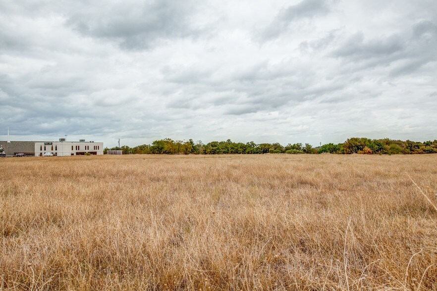 More Photos Of 6711 Grady Niblo Rd, Dallas Land For Sale