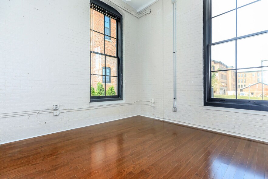 More Photos Of 811-827 Court St, Utica Apartments For Lease