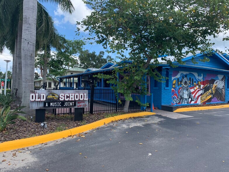 More Photos Of 2202 W Kennedy Blvd, Tampa Restaurant For Sale