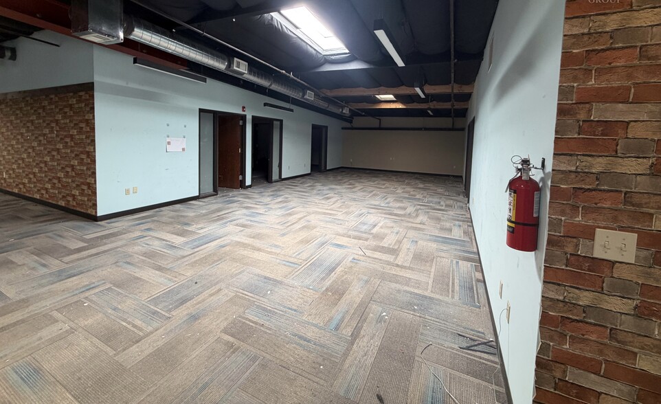 More Photos Of 44204-44276 10th St W, Lancaster Unknown For Lease