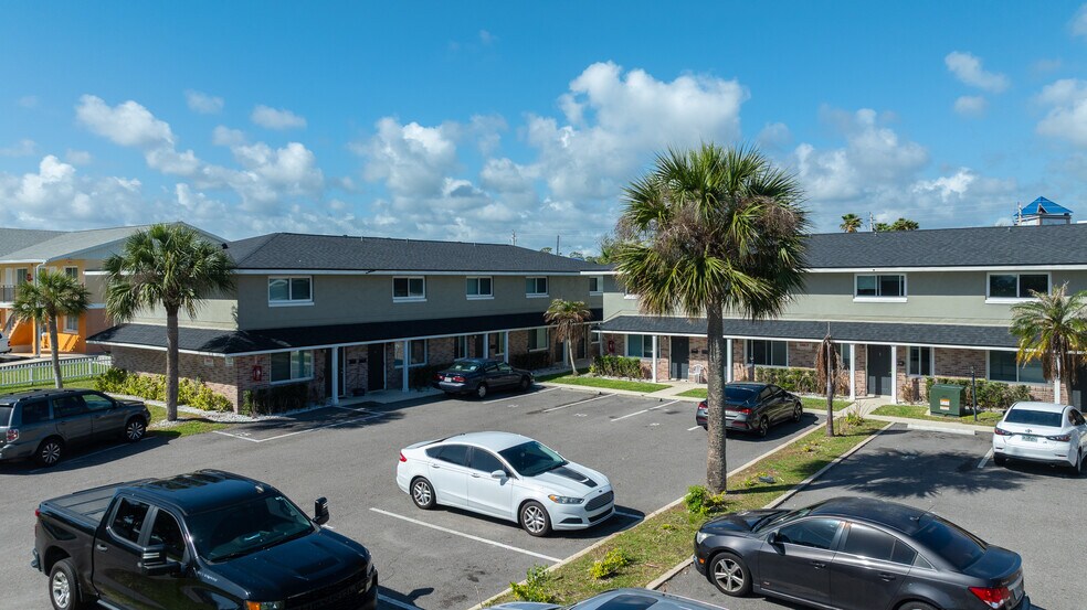 More Photos Of 2322 S Palmetto Ave, Daytona Beach Apartments For Sale