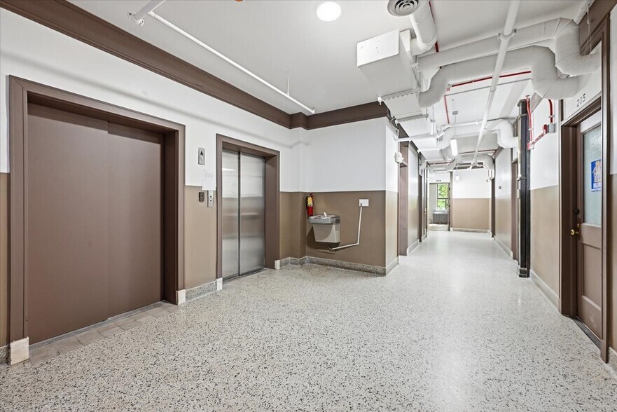 More Photos Of 500 Willow Ave, Council Bluffs Office For Lease