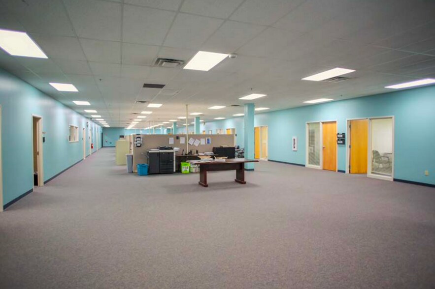 More Photos Of 3303 W Tech Blvd, Miamisburg Manufacturing For Lease