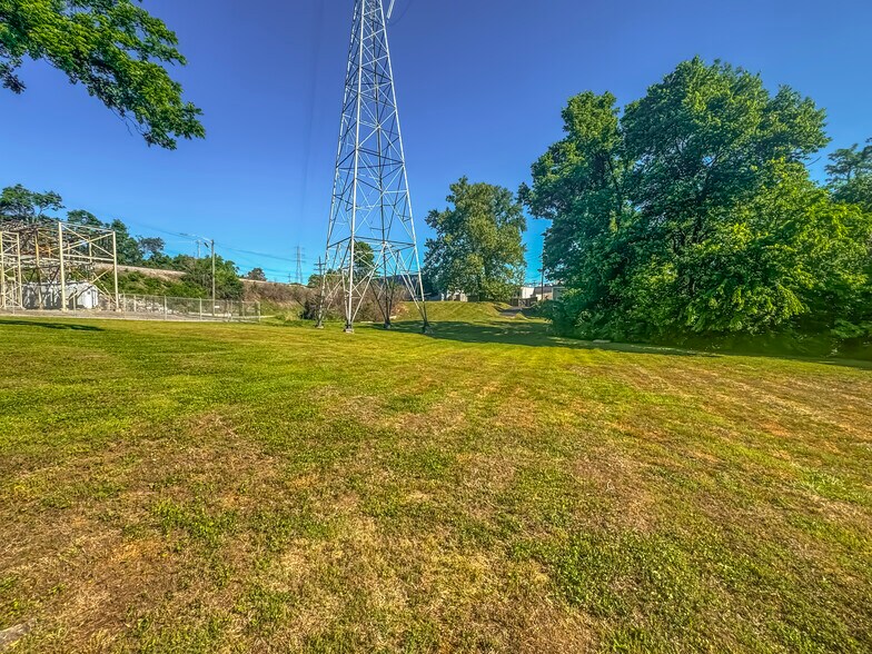 More Photos Of 1102 Kirkland Avenue, Nashville Office Residential For Lease