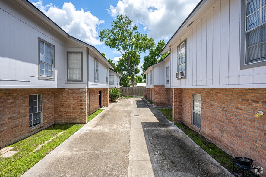 More Photos Of 150 Shady Arbors Cir, Houma Apartments For Sale