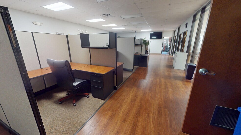 More Photos Of 2001 Windy Ter, Cedar Park Light Distribution For Sale