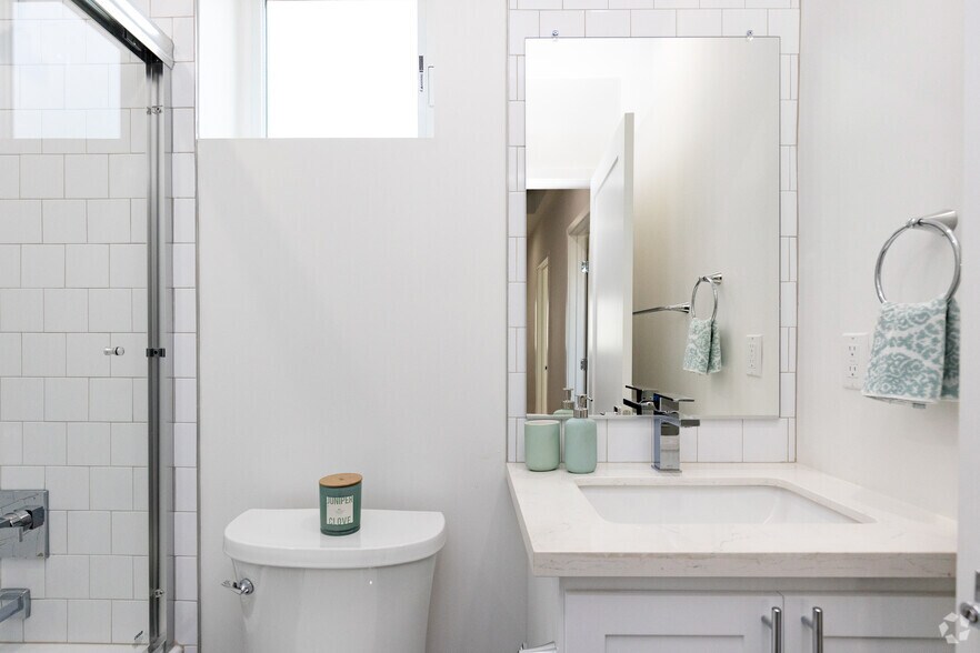 More Photos Of 2234 Crenshaw Blvd, Los Angeles Apartments For Sale