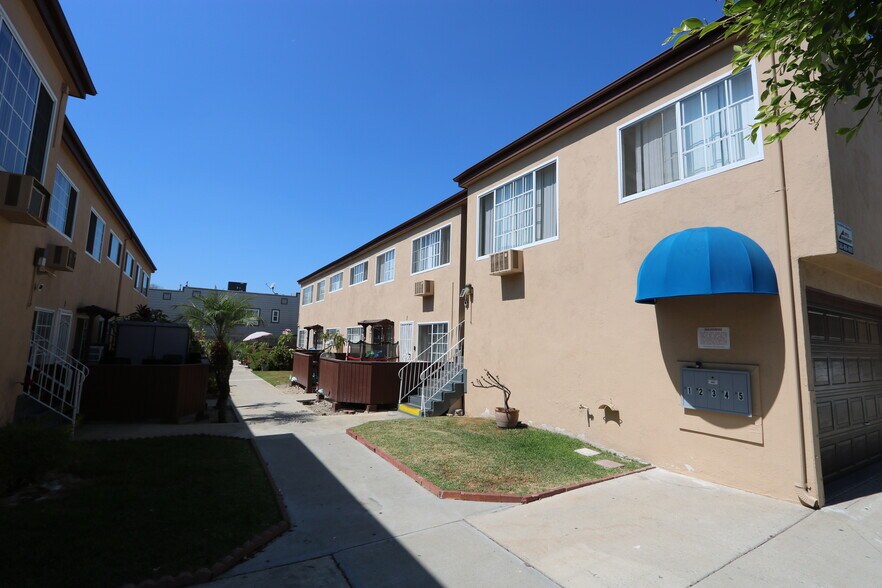 More Photos Of 2331 Walnut Ave, Signal Hill Apartments For Sale