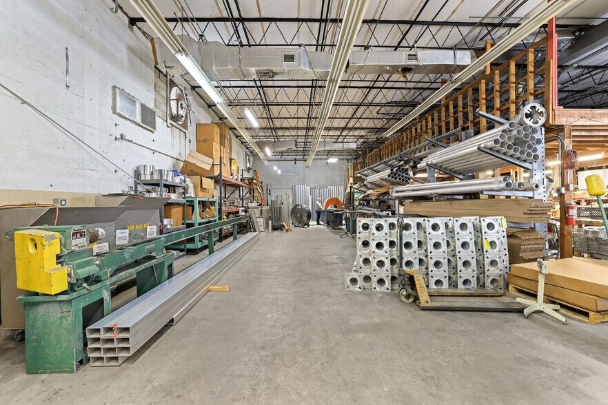 More Photos Of 695-699 W 17th St, Hialeah Warehouse For Sale