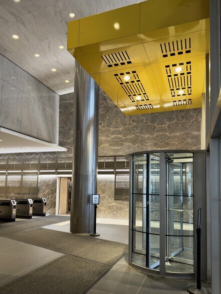 More Photos Of 633 Third Ave, New York Office For Lease