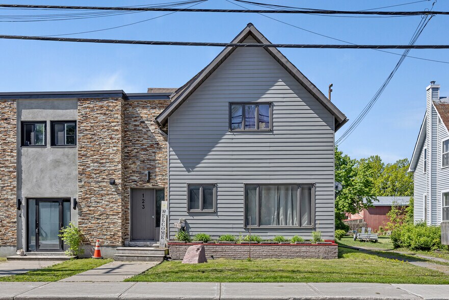 More Photos Of 6610 Fourth Line Rd, Ottawa Storefront Retail Residential For Sale